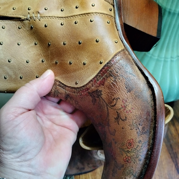 Lucchese Tan and Brown Floral Heeled Boots - Picture 8 of 11